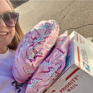 Shipping Label for Bronwyn